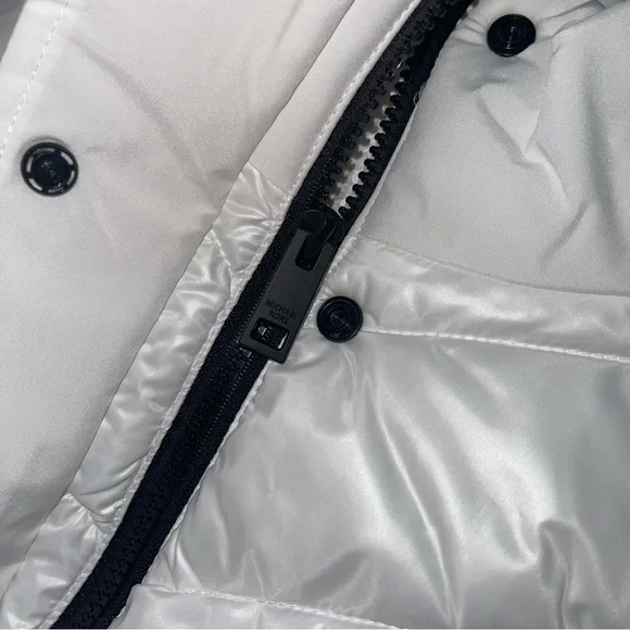 Michael Kors Hooded Puffer Jacket In White W/ Black Details New - Duplicate